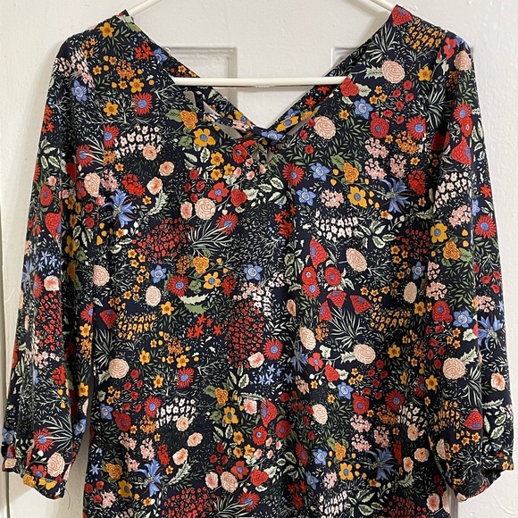 Skies Are Blue Floral Blouse - Picture 1 of 10